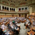 Švajcarski parlament ponovo otvara vrata nuklearnoj energiji, ali će po običaju odluku doneti građani