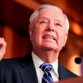 Preminuo Lindzi Grejem, američki senator i Trampov bliski saradnik