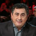 Voja Nedeljković oženio lepu Maju u papučama: Ovo je supruga voditelja, od njega mlađa čak 17 godina, a ovo je tajna uspešnog…