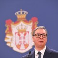 Vučić izbegao da odgovori na pitanje da li će spojiti izbore i održati ih na jesen