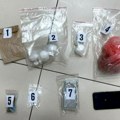 Policija upala u stan, a tamo droga: Uhapšen Čačanin zbog sumnje da proizvodi i prodaje amfetamin i kanabis