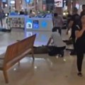 Teroristički napad u Izraelu Strava i panika u tržnom centru, ima ranjenih! (video)