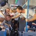 Košarkaši umalo prevrnuli autobus od sreće! Spektakularno slavlje: Posvetili pesmu Pešiću! Njegova reakcija je legendarna…