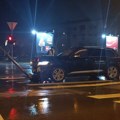 Automobil oborio semafor u Lepeničkom bulevaru: Policija na terenu