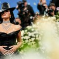 Skandal na Met Gali: Kim Kardašijan u žestokom okršaju s obezbeđenjem, pred svima dobila nervni slom (video)