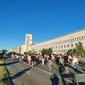 U Novom Sadu blokirane raskrsnice kod Banovine, Mosta slobode i kod Merkatora; Blokade i u Beogradu i drugim gradovima
