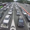 (Foto) ogromne gužve na granicama i ovog jutra: Čeka se i po 6 sati, sve stoji, vozači izlaze iz vozila - evo gde je…