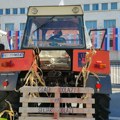 FOTO, VIDEO Protest poljoprivrednika: "Ponovo na mestu gde smo simbolično sahranili poljoprivredu"