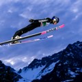 Kobajaši pobedio u ski skokovima u Engelbergu i prekinuo niz od pet trijumfa Domena Prevca