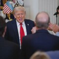 Tramp razmatra mogućnost vojnog napada na Iran
