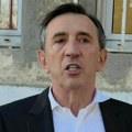 "Šta ima da se snalazim, prošetam mangupski i to je to": Žika Jakšić pokazao kako šetaju manekeni (video)