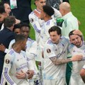 Aston Vila osvojila trofej: Englezi razbili Frajburg u finalu i osvojili evro pehar posle 44 godine - Emeri je kralj Liga…