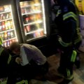 Nesvakidašnja akcija vatrogasaca u Zagrebu: Spasavali dečaka kom je ruka zapela u aparatu dok je vadio kondom!