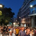 Protest „Srbija protiv nasilja“ završio se ispred REM-a, odblokiran saobraćaj u centru Beogradu (VIDEO, FOTO)