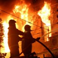 Požar u Atini: Zapalila se stambena zgrada, pet vatrogasnih vozila na licu mesta