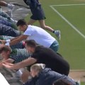 Novak Đoković uživa na terenu Kad ne trenira, nađe način da zabavi sve oko sebe (video)
