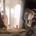 Pogledajte prve snimke iz tržnog centra na Galenici! Srušio se krov, ima povređenih! (video)