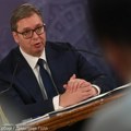 Vučić: Molba Vladi da povećanje minimalne zarade bude skoro 14 odsto