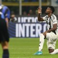 Juventus u problemu, levi bek povredio koleno na pripremama