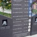 Skinuta zastava sa memorijalnog kompleksa u Goraždevcu