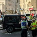 "Mercedesom" pokosio masu ljudi Na pešačkom prelazu: Horor u Štutgartu: Kolica za bebe uništena na tramvajskim šinama…