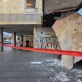 Obrušio se deo plafonske obloge u Knez Mihailovoj 10, Sekretarijat: Vlasnici da brinu o stanju svojih objekata (VIDEO)