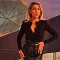 Kožna suknja, a dekolte samo što ne pukne: Jovana Jeremić pokazala izvajanu figuru, podelila slike iz studija i oduševila