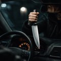 "Lik ulazi u auto i nespretno vadi mrčinu od 30cm!" Horor na Zvezdari: Srbin umalo izboden od muškarca s kim je dogovorio…