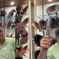 Prodavac pokazao sprave za kanibalizam: Mozak se jeo zbog mudrosti, a mišići zbog snage