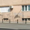 Prizor koji je uplašio vračarce: Pčelinjak nasred ulice u centru Beograda: "Prolaznici, pazite se!" (foto)