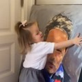 VIDEO „Zagrli me jače“: Supruga Mihajlovića objavila snimak zbog kog suze same kreću, unuka grli portret Siniše