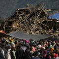Razorni zemljotres u Nepalu: Stradalo najmanje 157, povređene 184 osobe, vojnici raščišćavaju blokirane puteve