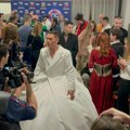 (Video) "bankrotirao sam, nisam vratio dug još od prošle Beovizije": Filari u haljini nalik venčanici teškoj 10 kilograma…
