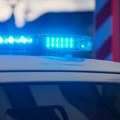 Stravična saobraćajka; Jedna osoba poginula; Automobil prepolovljen; Sve stvari rasute po putu VIDEO