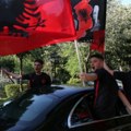 Albanska deca provocirala fudbalere Srbije pokazivanjem dvoglavog orla