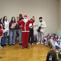 Podeljeni novogodišnji paketići deci sa smetnjama u razvoju