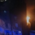 (Video) Veliki požar na Paliluli gore dvorišne kuće, vatra bukti na sve strane: vatrogasci odmah stigli na lice mesta