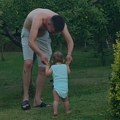 Sin Milana Vasića prohodao Glumac se oglasio emotivnom objavom: "Poželeo je da mu prvi koraci budu na Kosovu i Metohiji"