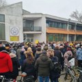 Grupa roditelja učenika OŠ "Jožef Atila" podnela krivičnu prijavu protiv ministra Stankovića
