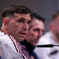 Šok u Engleskoj: Emilijano Martinez prešao u redove velikana za siću