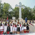 U Pločniku kod Prokuplja podignut spomen-krst visok 6,4 metra