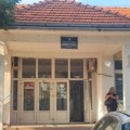 Šta se to dešava sa novcem za đačke uniforme u Medicinskoj školi i zašto direktorka proziva samo određene profesore?