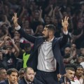FOTO Kalinić dobio ovacije sa tribina, pa pokazao tri prsta