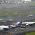 Pista u Tokiju zatvorena nakon što su se dva aviona okrznula