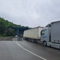 „Ako ne možemo mi, neće moći nijedan kamion da uđe“: Blokade na prelazima ka Kosovu i Metohiji