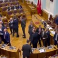 Haos na Cetinju: Tuča u Skupštini Crne Gore (video)