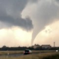Tornado u Mađarskoj: Na snazi narandžasti meteoalarm, superćelijska oluja stigla iz Austrije (foto, video)