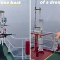 Jeziv snimak! Dron bomba se približavao brodu: Posada ispalila 18 metaka i uništila ga (video)