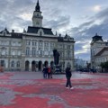 Radnici „Čistoće“ ekspresno čistili Trg od „krvavih tragova“