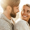 Nova studija pokazala da se muškarci češće zaljubljuju od žena